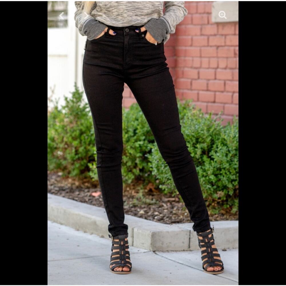 KanCan Straight Leg High Waisted Black Jeans With Stretch Size 28